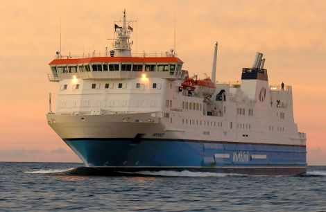 The NorthLink ferry Hrossey approaching Lerwick - Photo: Shetland News