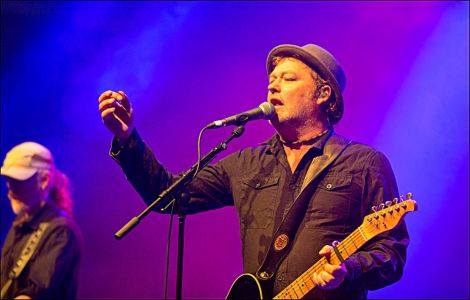 Levellers frontman Mark Chadwick in action at Clickimin last night. Photo: Dale Smith