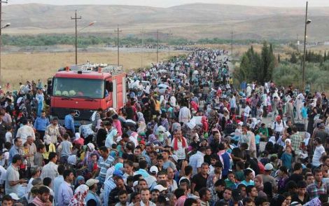 Syrian refugees trying to enter Iraqi Kurdistan two years ago. Photo UNHCR