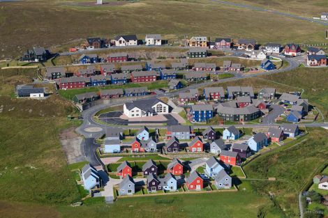 Social housing properties owned by the SIC and Hjaltland Housing are benefiting from government energy efficiency funds.