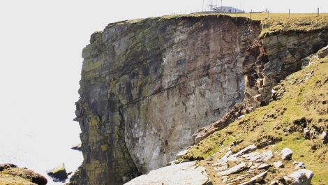 Photographer Ronnie Robertson described the cliff edge as 'very dangerous'.