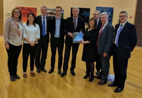 Shetland MSP Tavish Scott was among a delegation of MSPs in Brussels to met the EU's chief Brexit negotiator Michel Barnier on Monday.